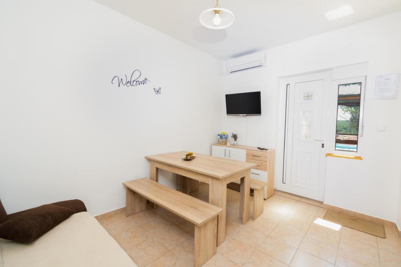 Apartmani Ajp Posedarje Exterior photo